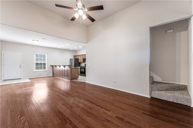 Photo - 3005 SW Deerfield Blvd