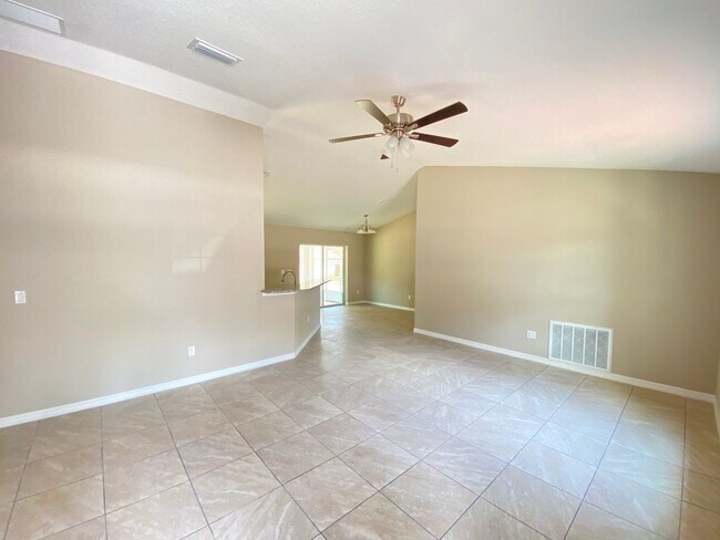 Photo - Desirable SE Ocala Neighborhood 3/2/2 **Won't Last**