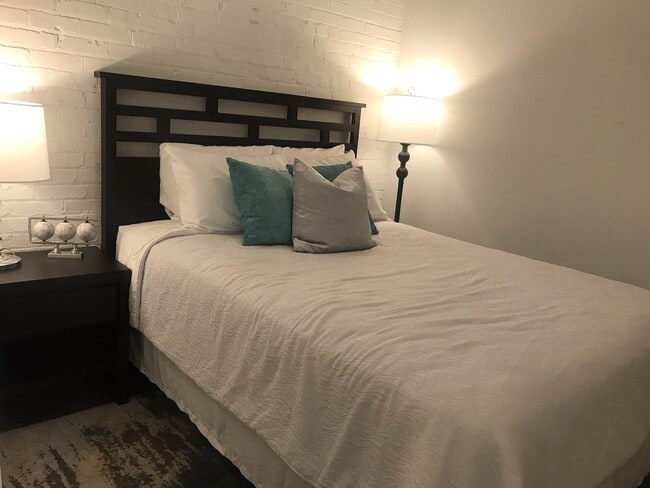 Photo - Landmark at Marshall Broad