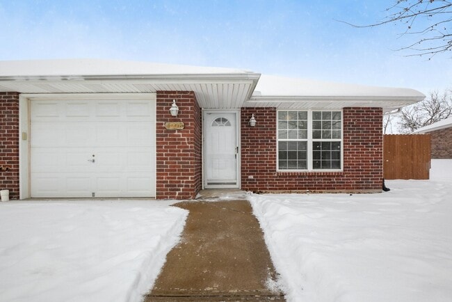 Photo - 2 bedroom 1.5 bath in Oak Grove-Available in July