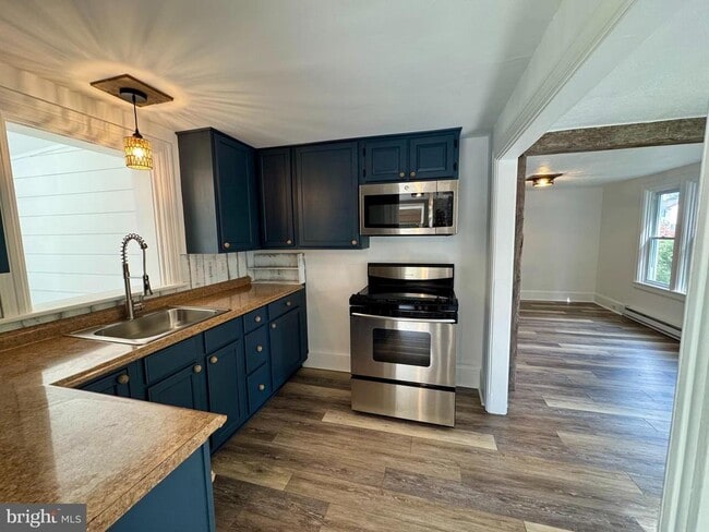 Photo - 14 W Main St