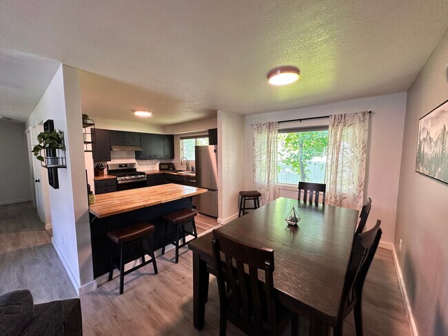 Photo - 716 N 10th St
