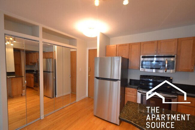 Photo - 4180 N Marine Dr Unit 1609