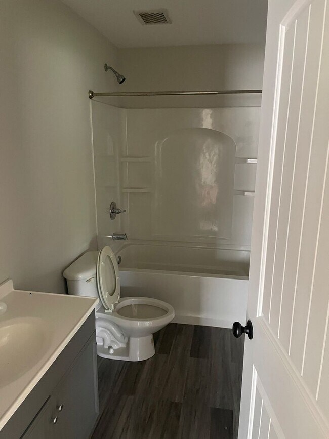 Photo - 1302 Ridgefield Cir Unidad B