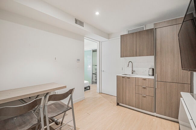 Photo - 5869.5B W 88th St Unidad 5869.5B