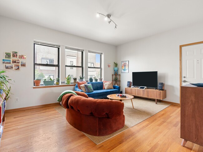 Photo - 39 N Paulina St Unit 3