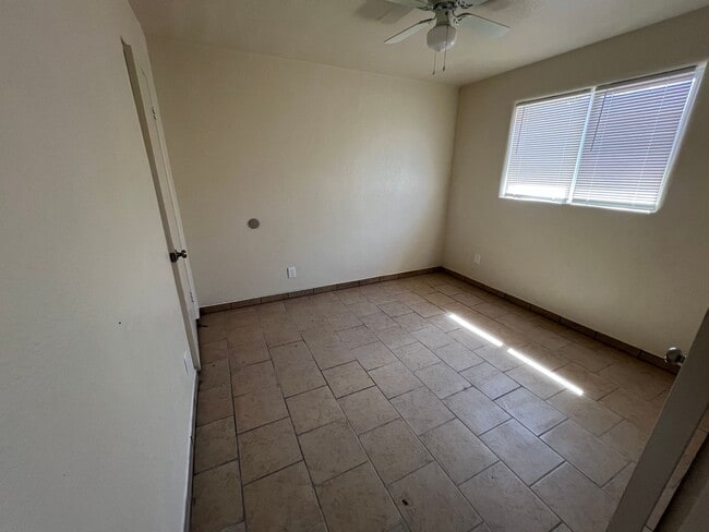 Photo - 540 Cardenas Dr SE Unidad B