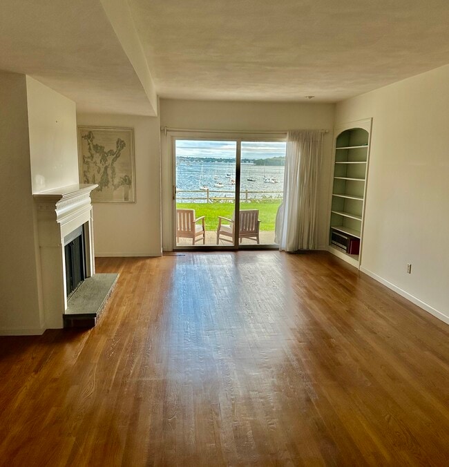 Photo - 4480 Post Rd