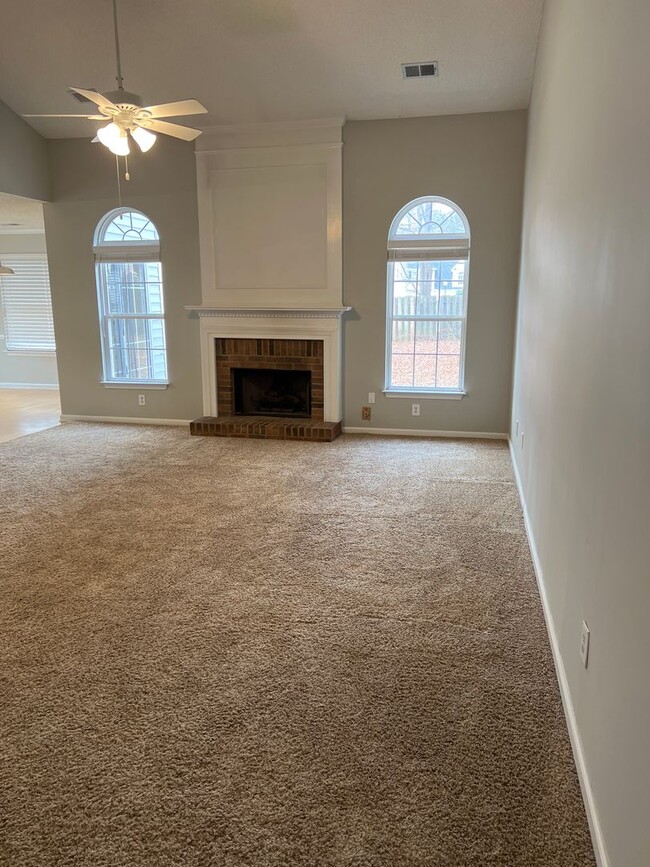 Location, Location in Five Forks/Simpsonville - Location, Location in Five Forks/Simpsonville Casa