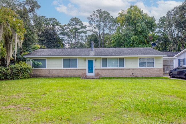 Photo - 28 Silverstone Cir House