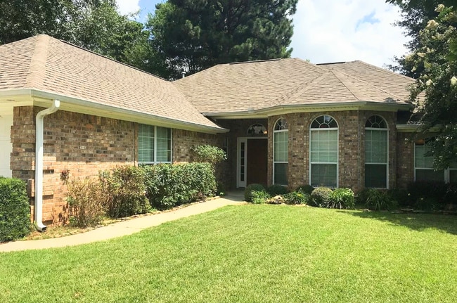 Building Photo - Available in August - 3 Bedroom in Wake Village