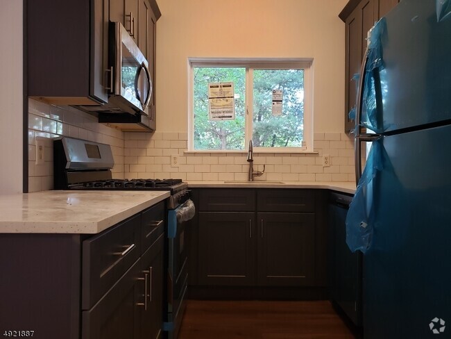 Building Photo - 1201 Brittany Dr Rental