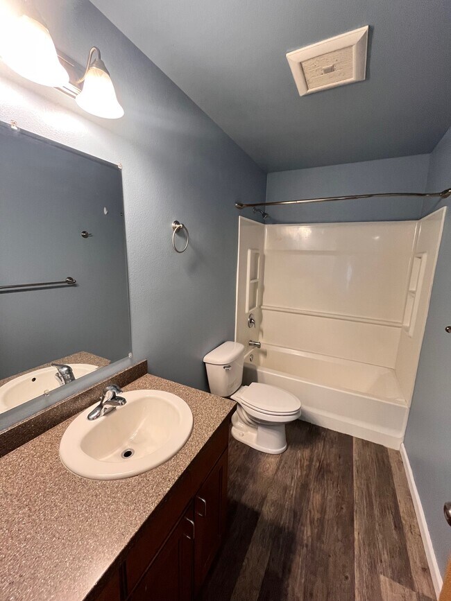 Photo - 3905 Thompson Ave