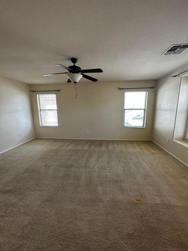 Photo - 4 BEDROOM HOME IN RAY RANCH