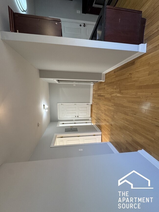 Photo - 4564 W George St Unidad 3