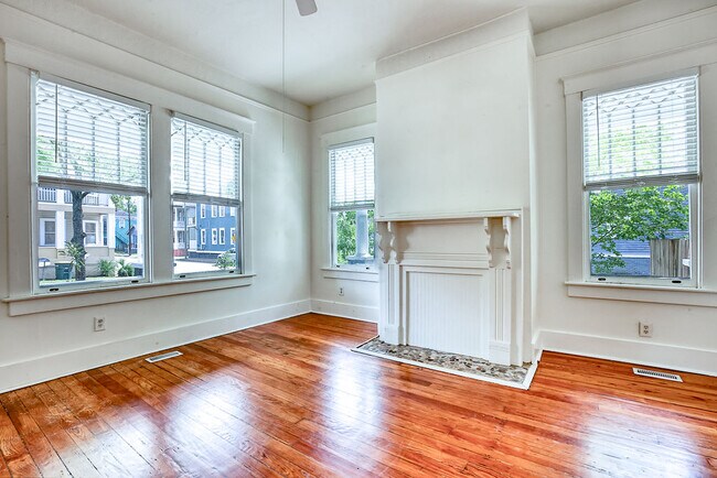 Photo - 301 W 32nd St Unit A