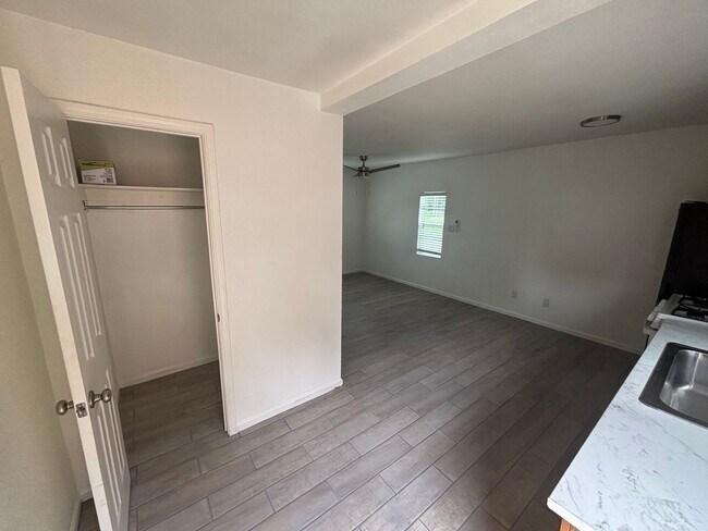 305 E Virginia Ave Unit Studio Right