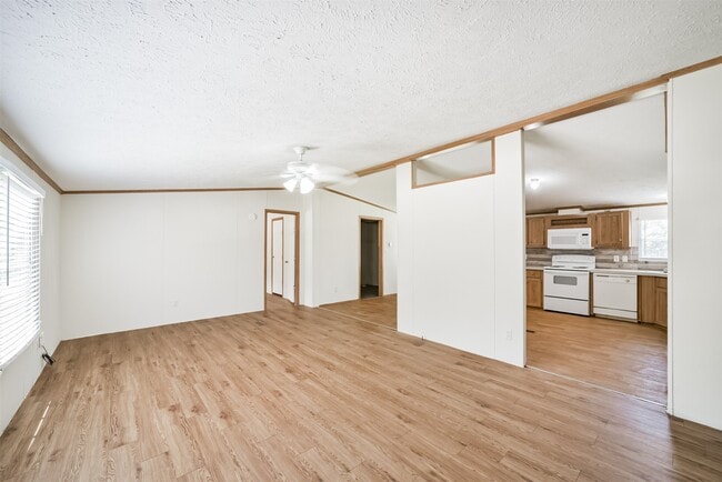 Photo - 33205 Wedgewood Dr