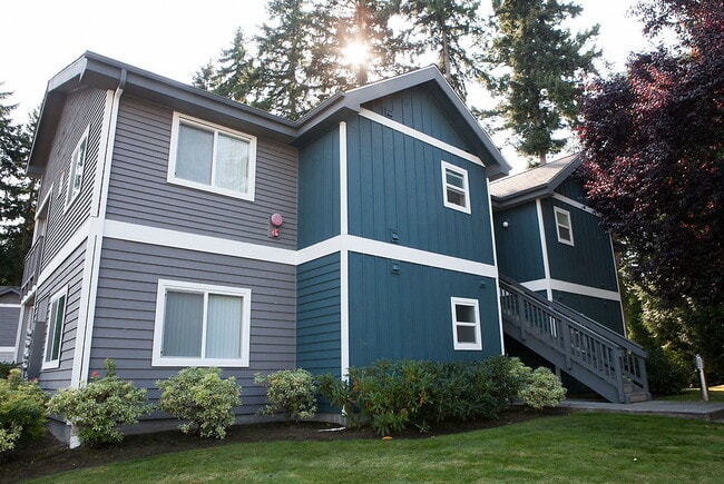 Building Photo - Bridle Trails Rental