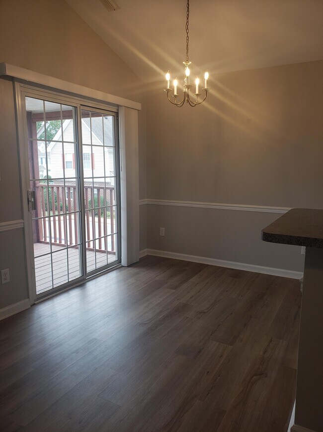 Photo - 304 Fireweed Ct