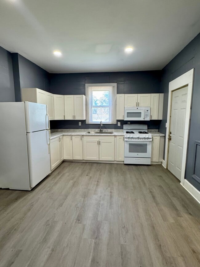 Photo - 1529 W 6th St Unit 1529