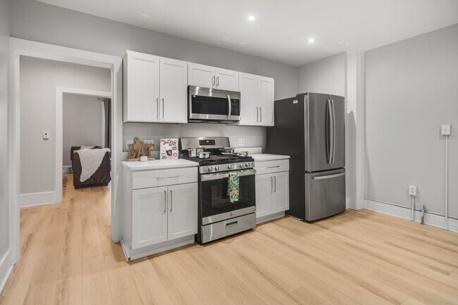 Photo - 710 E State St Unit 710 House