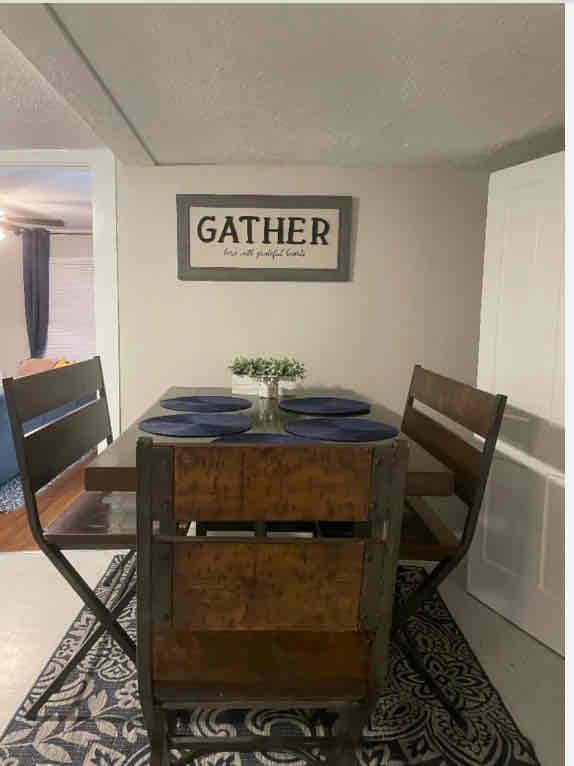 Photo - 115 Emmett St