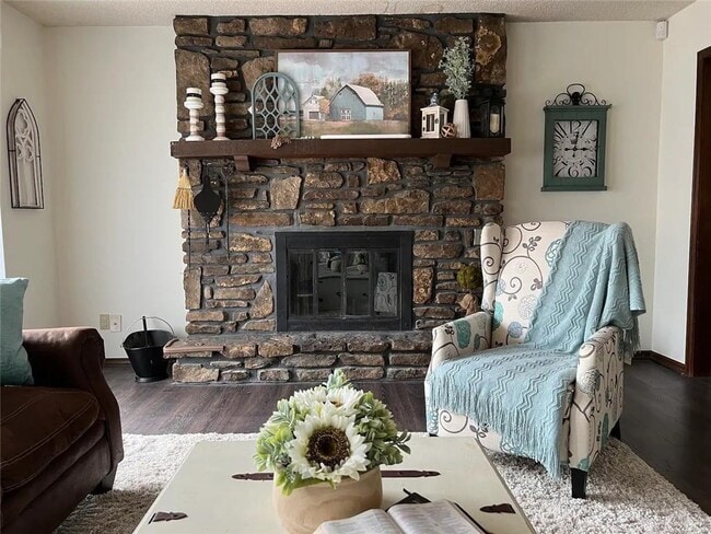 Photo - 14 London Dr