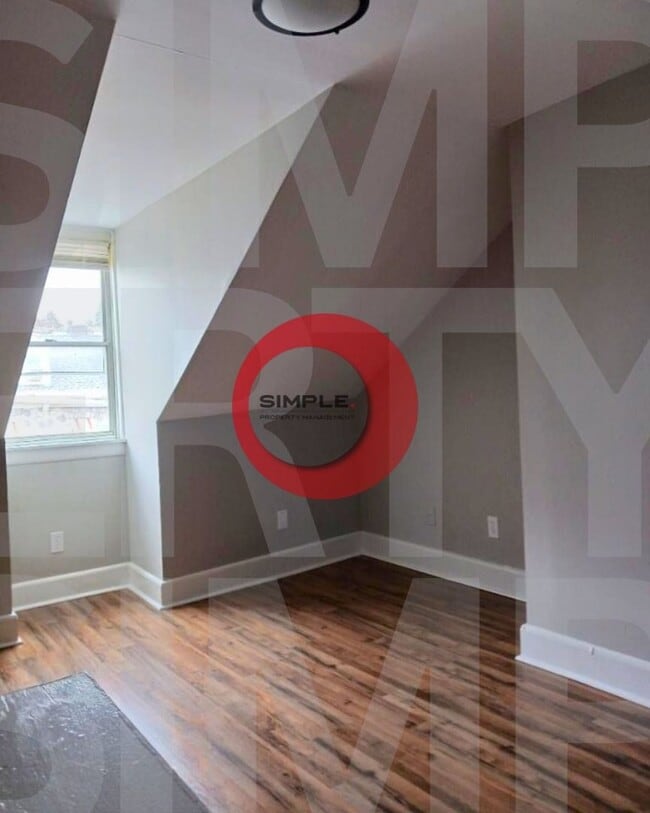 Photo - 130 S 12th St