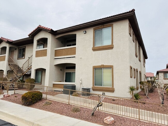 Photo - 3 bdrm, 2 bath Mission Hills Condo-Availab...