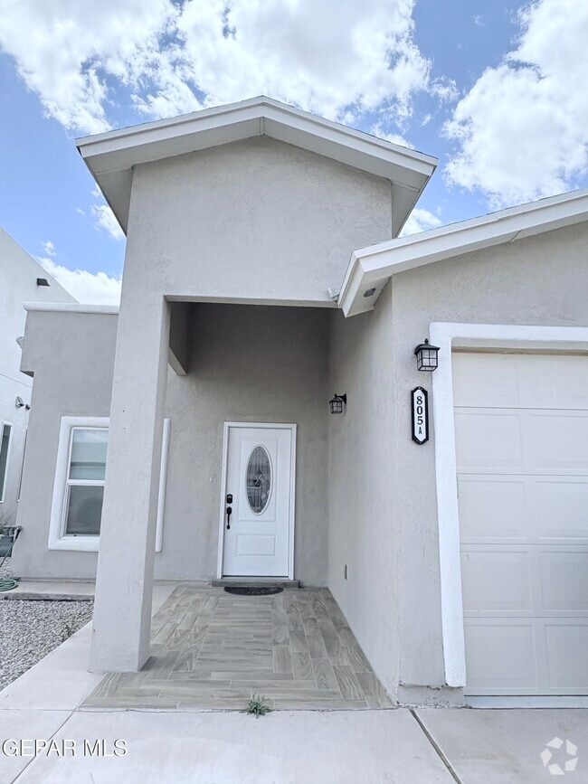 Building Photo - 805 TS Daniel Cadena Dr Rental