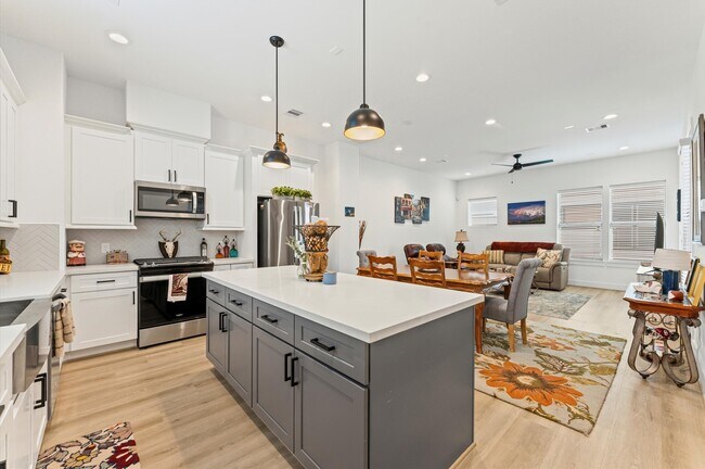 Photo - 2311 Eagle St