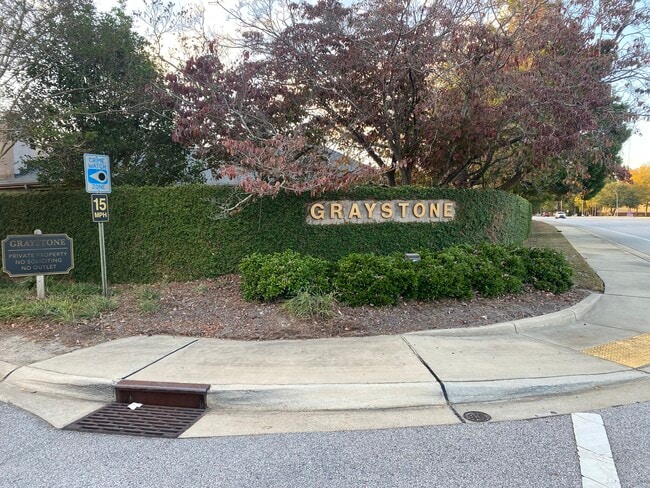 2218 Graystone Dr