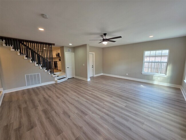 Photo - 10731 Hillside Dr