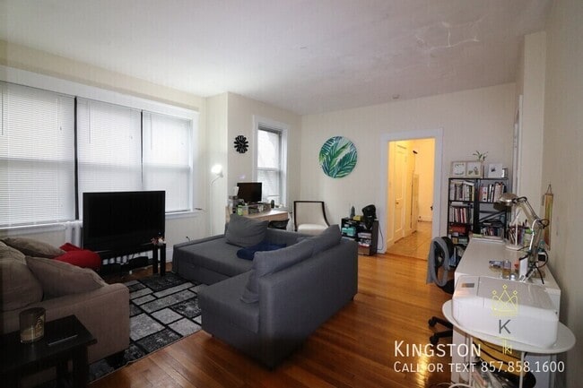 Building Photo - 122 Babcock St Unit 23B