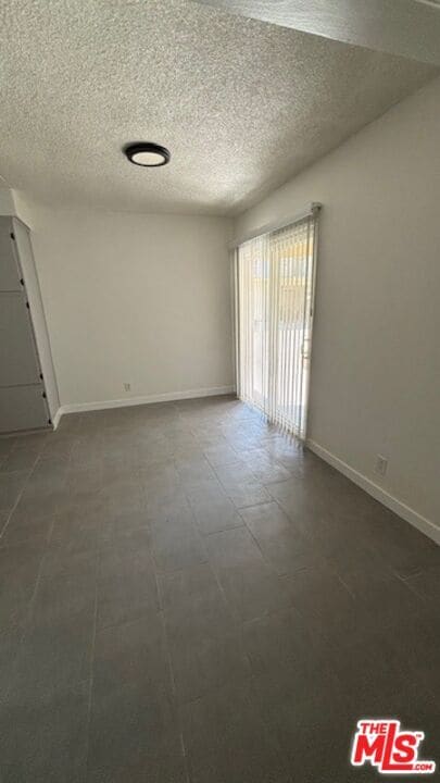 Photo - 8759 Tobias Ave Unidad apt 05