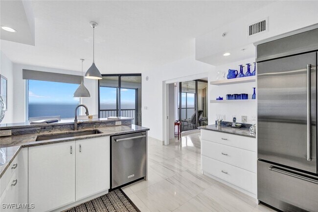 Photo - 8171 Bay Colony Dr Unidad 1502