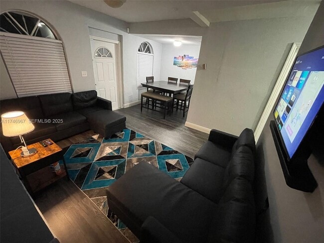 Photo - 1337 NW 26th St