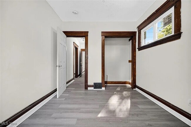 Photo - 3557 W 32nd St