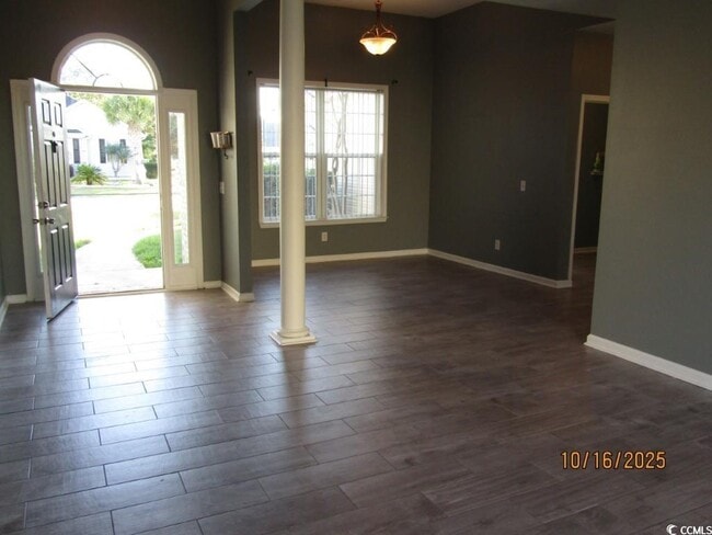 Photo - 1103 Checkerberry St