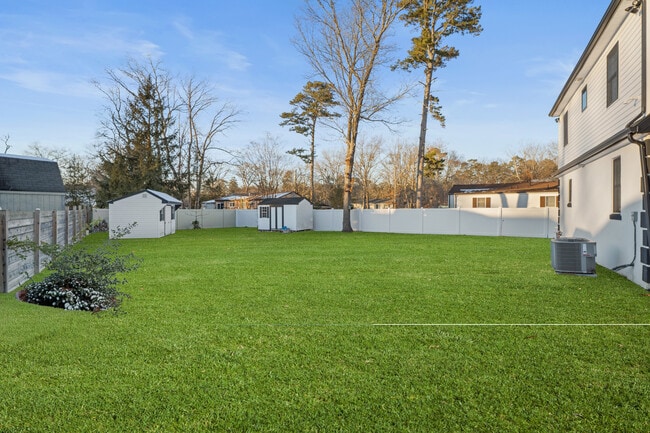 Photo - 207 Woodlawn Ave