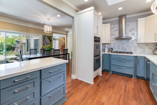 Photo - 596 Pettis Ave