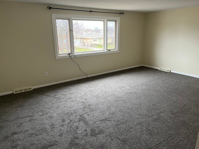 Living Room - 29 Sandy Ln Unit SANDY LN.