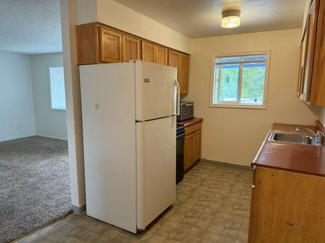 Building Photo - 3218 SE 122nd Ave Rental