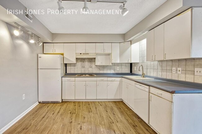 Photo - 1819 Pine-Apt 5 Unit Apt 5