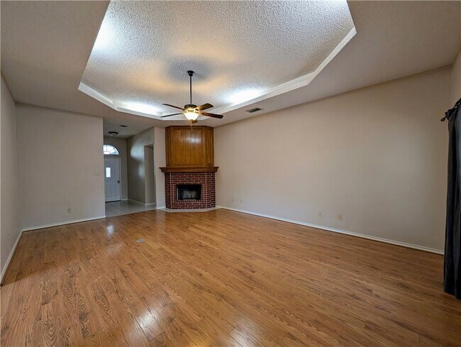 Photo - 14929 Red River Dr