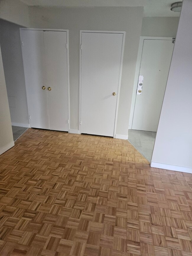 Photo - 1901 Martin Grove Rd