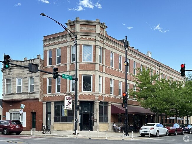 Building Photo - 2159 W Chicago Ave Rental