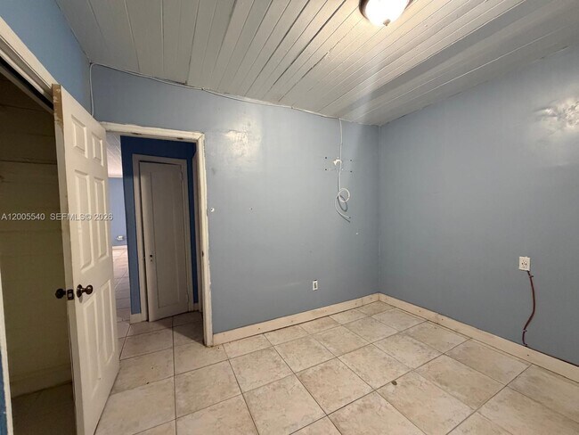 2835 SW 37th Ct Unidad 1