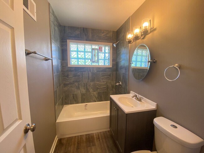 Photo - 6011 N 62nd St Unidad Upper #2 Upper left